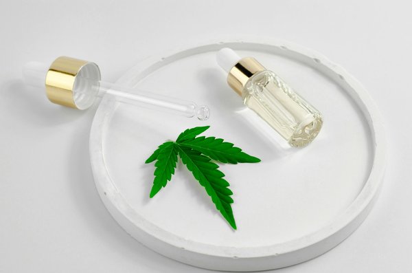 CBD et santé : les principaux bienfaits et conseils d'utilisation